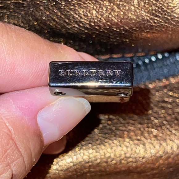 Preloved Burberry 2 way bag adjustable strap great condition zipper closure - Picture 8 of 13